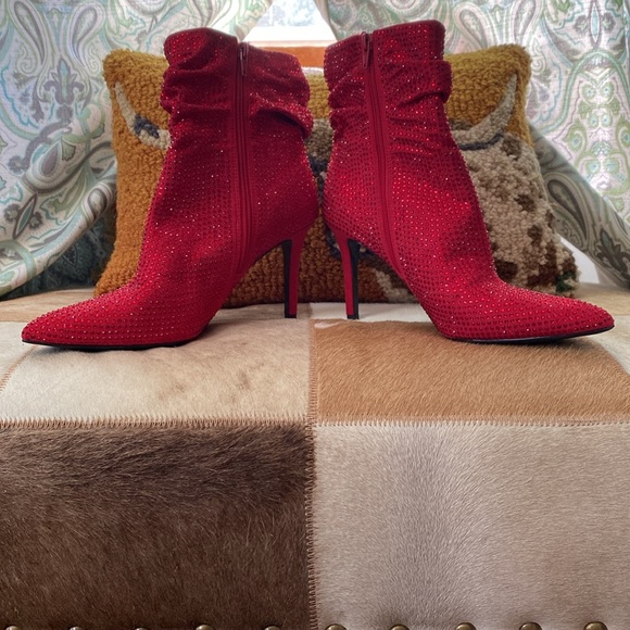 Nine West Booties, size 10- RUBY RED! - Picture 2 of 4